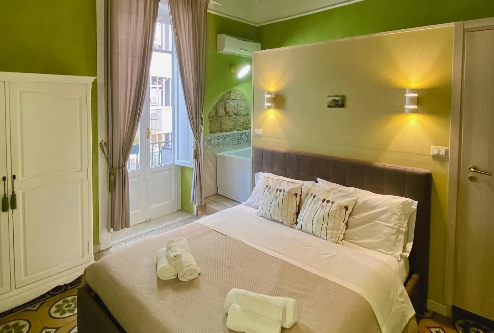 Le Suite Vomero Naples